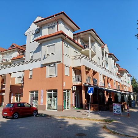 Samuci Apartman Хайдусобосло Экстерьер фото